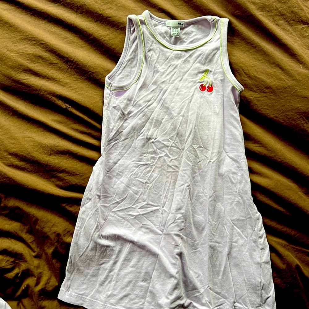 H&M girls casual dress.  Light purple.  Size 8/9 (US) 134 (Europe).